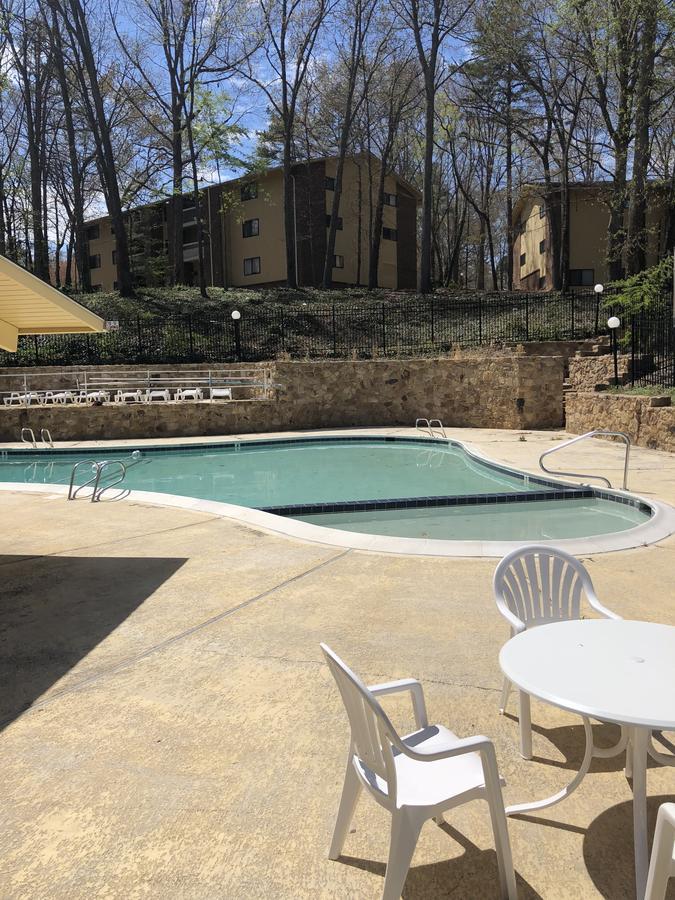 Modern Upscale Private Rooms Raleigh Exterior photo
